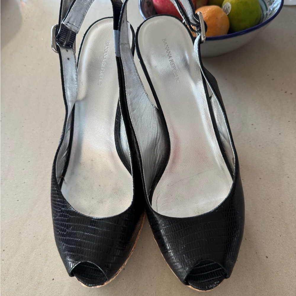 BANANA REPUBLIC WEDGES